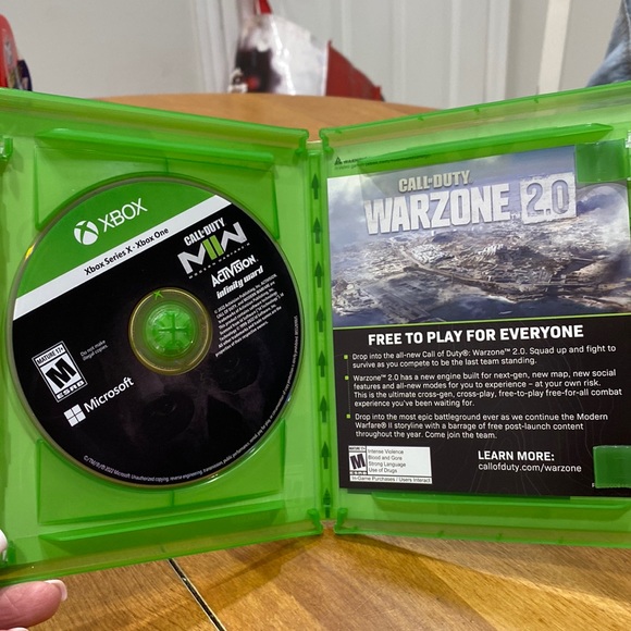 X-Box One, Call of Duty, Modern Warfare II game.
